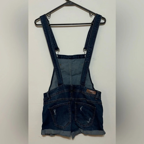 Dollhouse Distressed Overall Jean Shorts Size 5. C1 - Picture 3 of 10